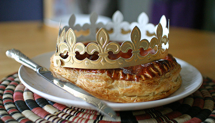 A galette des rois faz parte da tradição francesa no dia de reis.